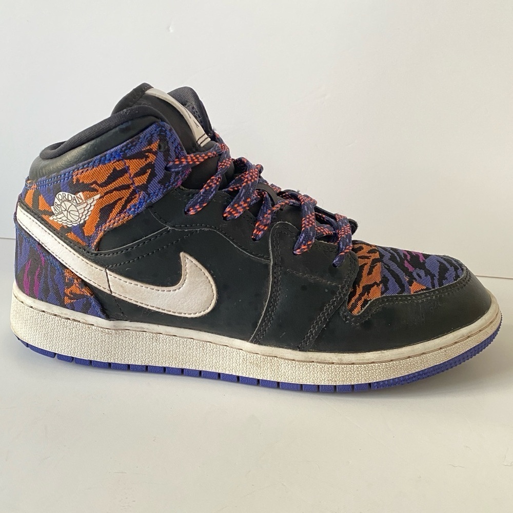 Nike Air Jordan Tiger Stripe Sneakers Women’s size 8.5